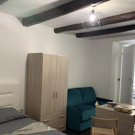 Viky House Chiaia Apartment Наполи Екстериор снимка