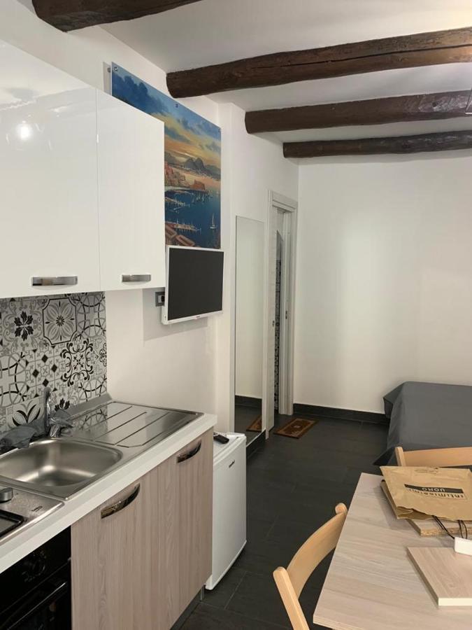 Viky House Chiaia Apartment Наполи Екстериор снимка