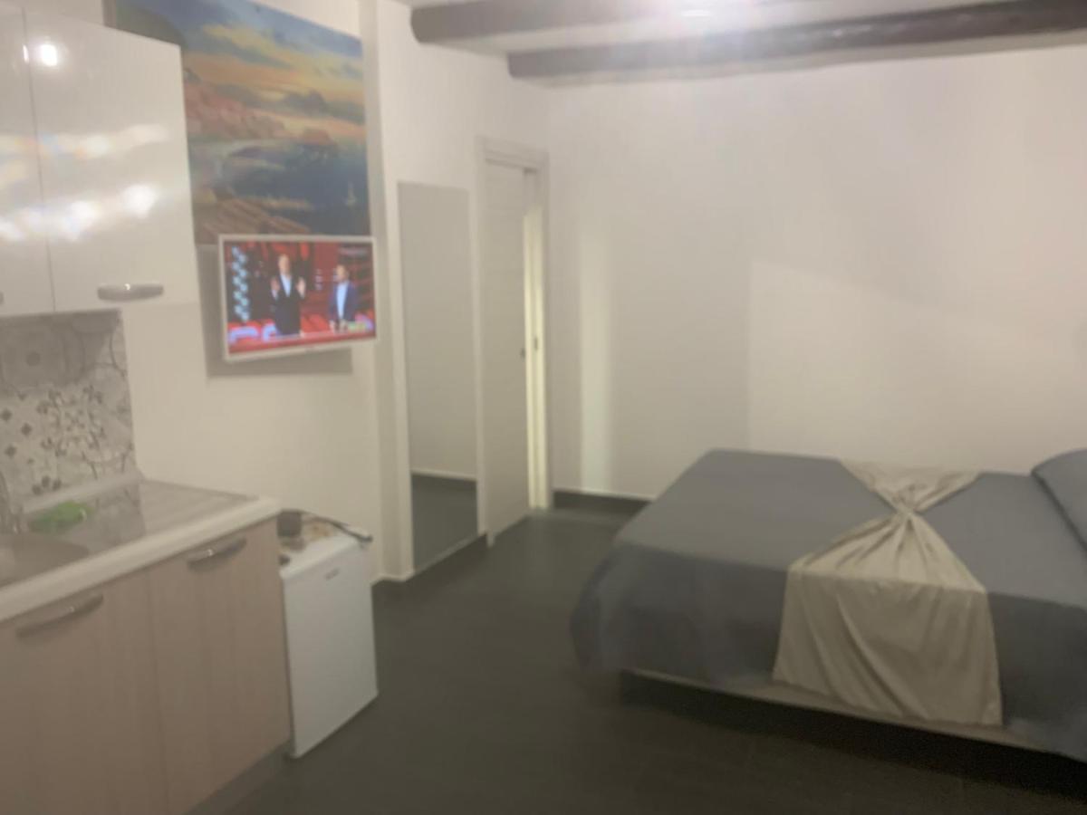 Viky House Chiaia Apartment Наполи Екстериор снимка